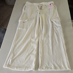 SHOSHO Cream Wide-Leg Cargo Pants, Size LG, NWT
